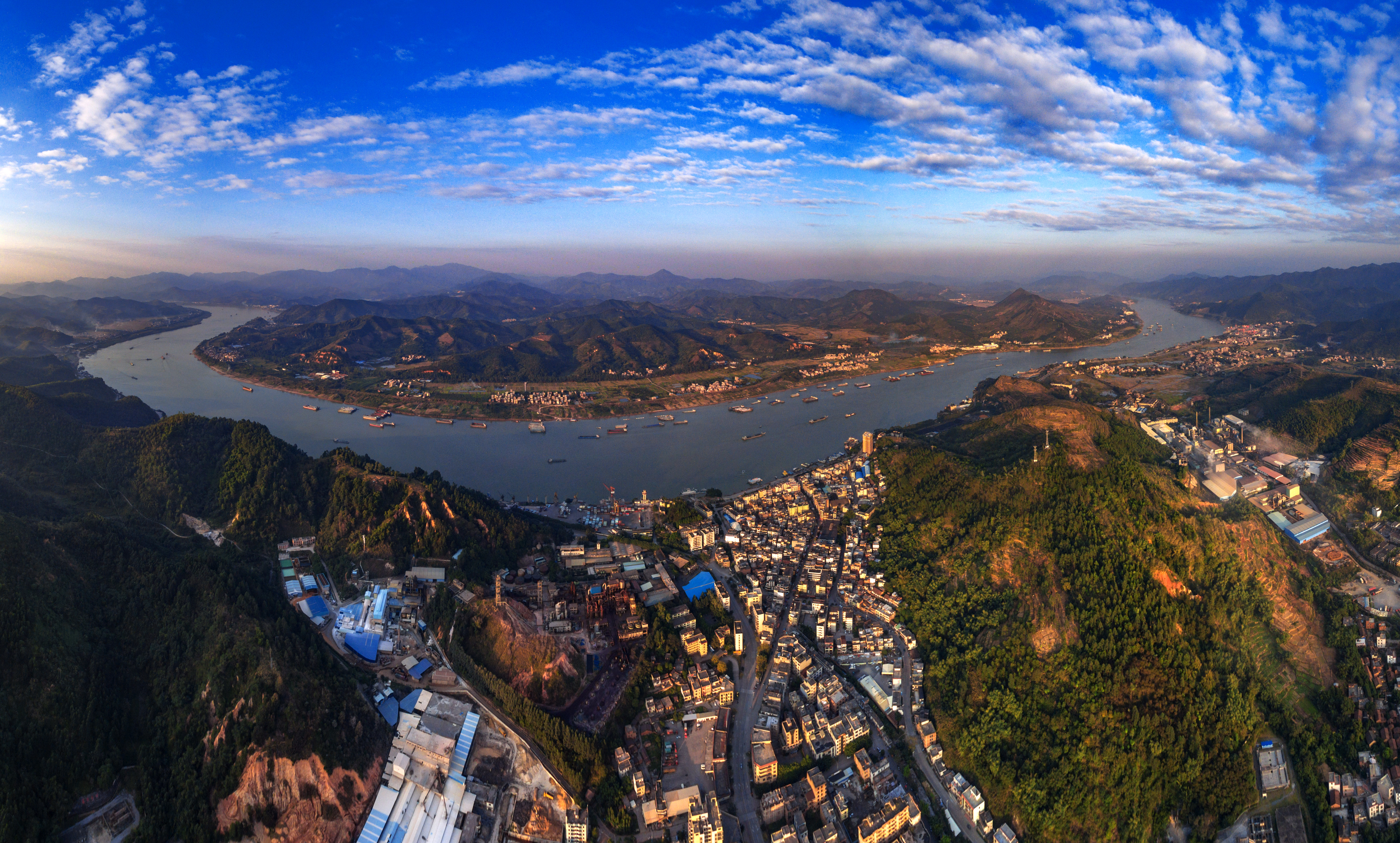 云安區召開防御臺風“麥德姆”工作會議 全方位、多維度落實防御措施 全力維護“雙節”期間社會大局平安穩定